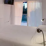 1 Bedroom Cozy In *